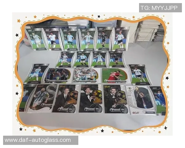 足球明星卡包金色闪耀登场收藏热潮引发球迷狂欢